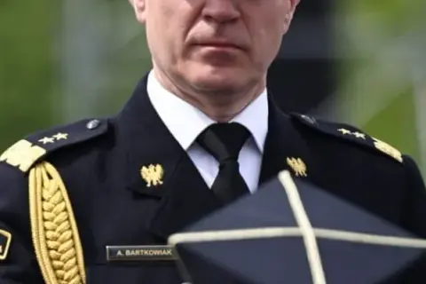 Gdzie znajduje się generał brygadier w polskiej armii i straży pożarnej?